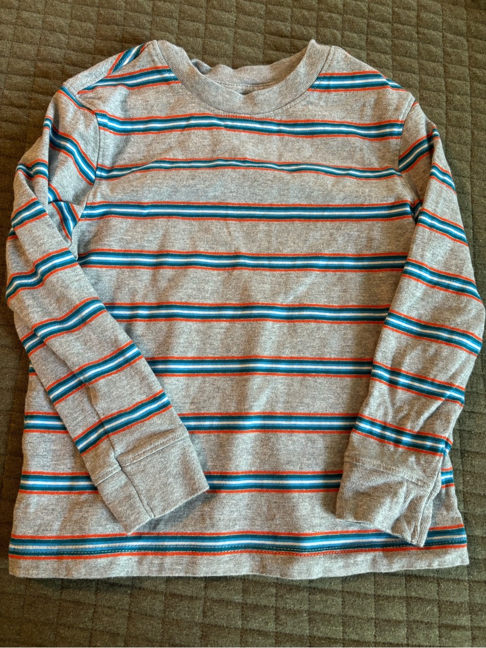 Old Navy long sleeve tee size 5T